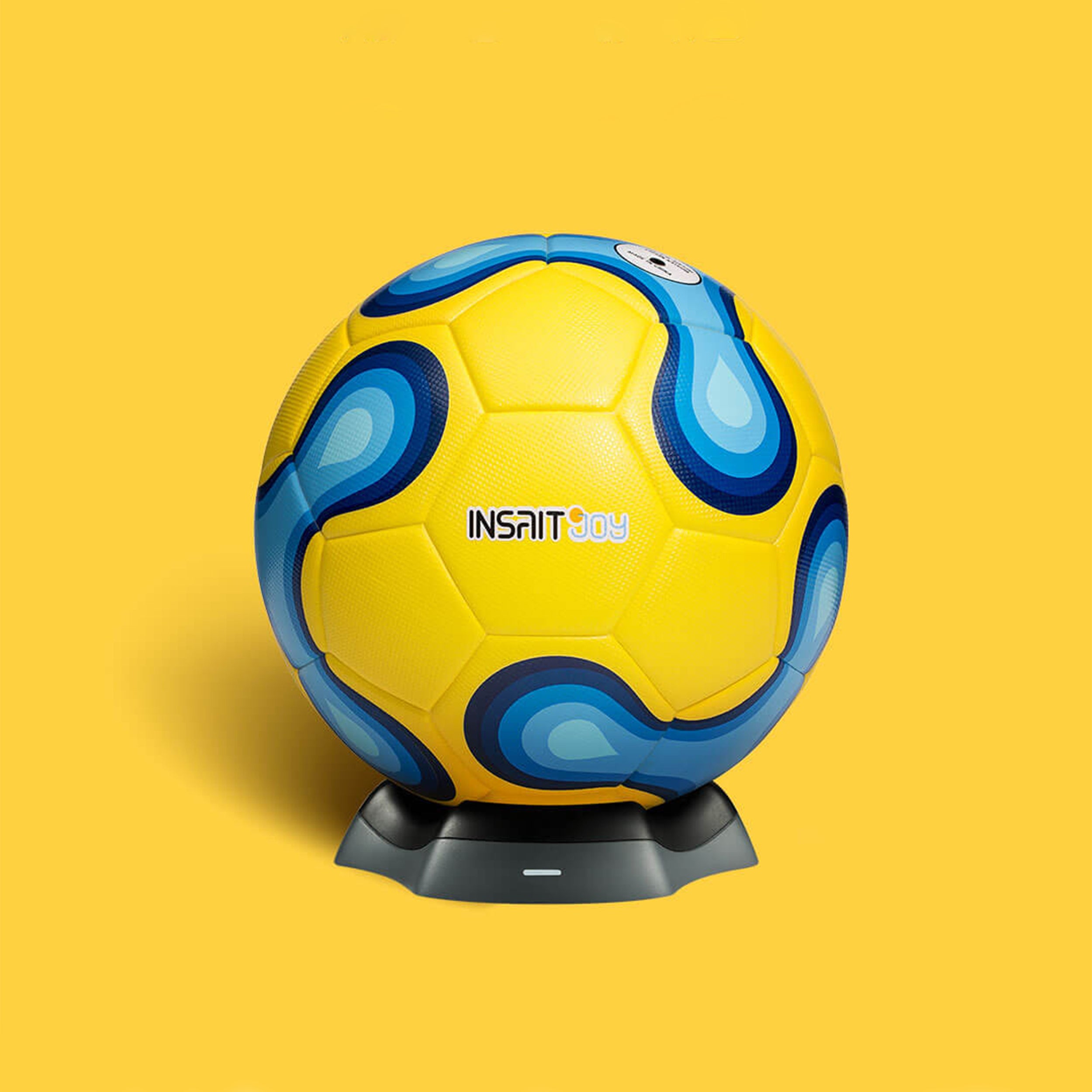 insait joy smart fooball allows you to recharge the sensors of the smart ball with wireless recharging technology. 